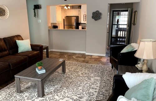 Shawnee Condo | ANGELO'S:5 STAR CLEAN AND A PERFECT PLACE TO CALL HOME FOR THE HOLIDAYS