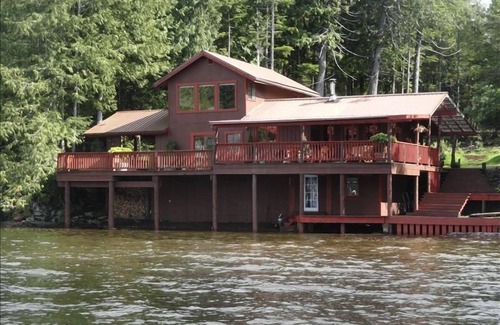 Ketchikan House | Angler's Dream. Waterfront Island Home. Private dock. Rental boat.