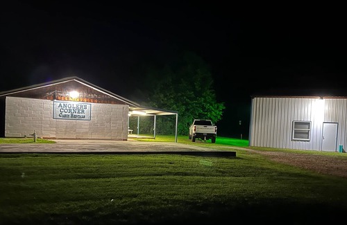 Broaddus Cabin | Angler’s Corner at Sam Rayburn Rm 2 of 2 Broaddus Tx Sleeps 5