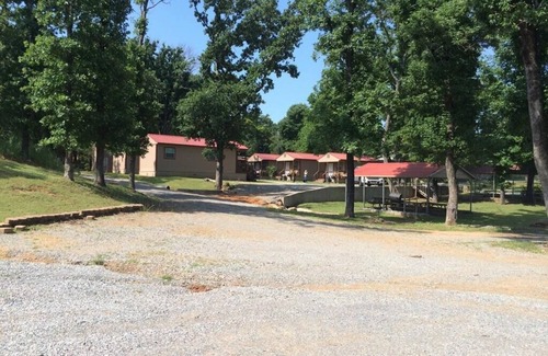 Mead Hotel | Anglers Hideaway Cabins