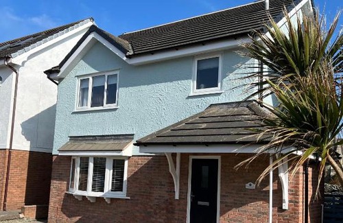 Trearddur Bay House | Anglesey Coastal Cottage 200 metres from Beach, Dog and Family Friendly