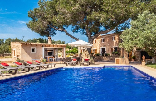 Campos Villa | Angoixes Finca for 10 with pool in Santanyi