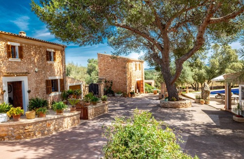 Campos Villa | Angoixes Finca for 10 with pool in Santanyi