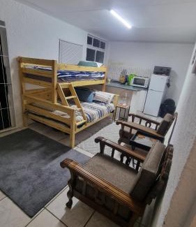 Ficksburg Apartment | Ani-Lem Self-Catering