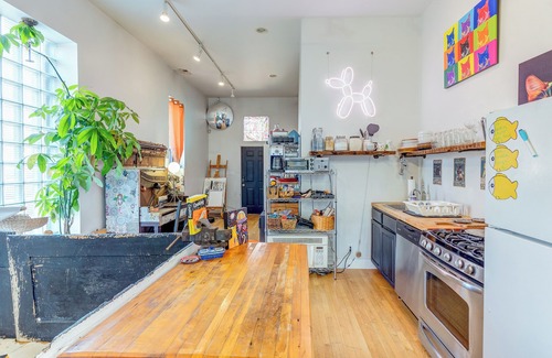 Bridgeport Apartment | Animal House Near Sox Stadium