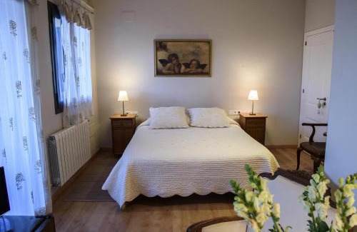 Vallcarca i els Penitents Bed & Breakfast | Anita's Bed and Breakfast