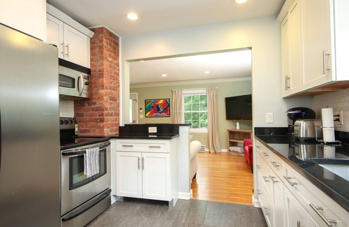 Ann Arbor House | Ann Arbor 3-bedroom home ideal for football weekends and near downtown