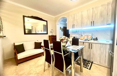 Durres House | Anna Seaview Cozy 1-Studio Apartment in charming Durres with Wi Fi, AC