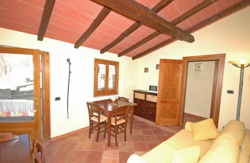 Valagnesi Apartment | Annarita - Country house with swimming pool in Casentino Valley, Tuscany