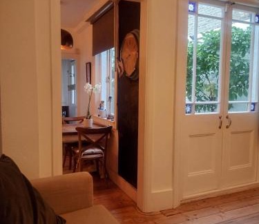 Charlton Apartment | Annette's Place, Greenwich Garden Apartment, London