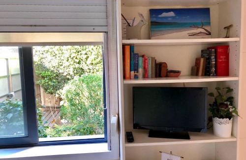 Vilarinha House | Annex bedroom-Oporto Garden