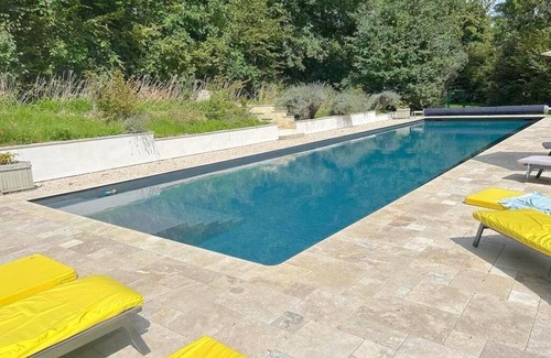 Villegusien-le-Lac House | Annex to a 12th /18th c. castle, recently restored, swimming pool, parc