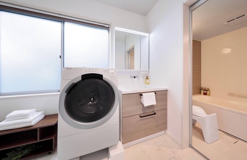Shirahama Hotel | Annex | Yuunagi Fully equipped kitchen JapaneseWestern style room with twin beds Stairs avail/Nishimuro-gun Wakayama