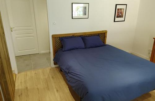 Les Landes-Genusson Apartment | Annexe du 18