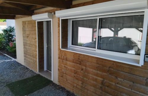 Les Landes-Genusson Apartment | Annexe du 18