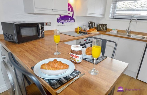 Salisbury Apartment | Annie 1 bed apt next to rail station - Stayseekers