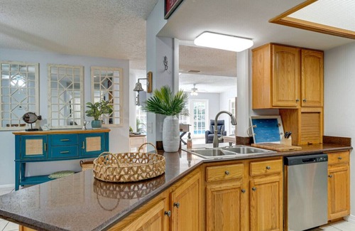 West Bradenton House | Annie's Poolside Paradise! Short stays available!