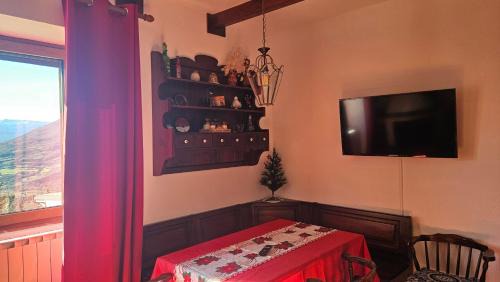 Rocca Cinquemiglia Apartment | Anny's House