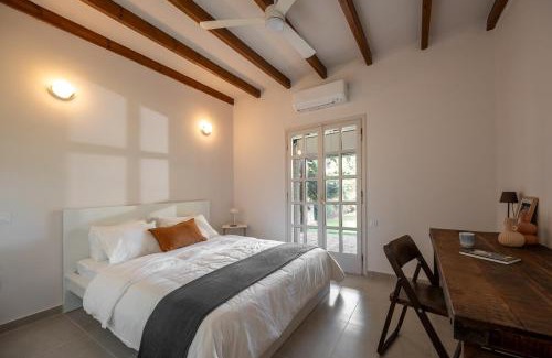 Chalcis House | Anoixi vacation home with spectacular Evia landscapes