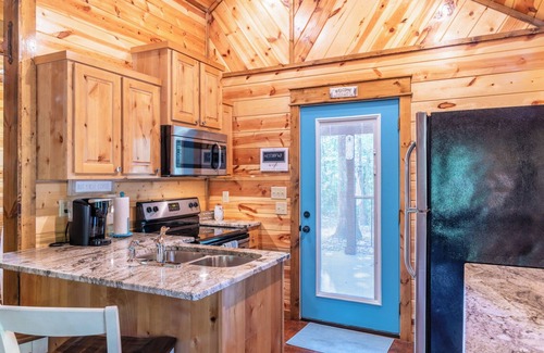 Hochatown Cabin | Another Day In Paradise- Broken Bow/Hochatown- 1bd