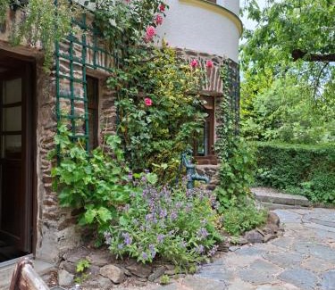 Gruenhain-Beierfeld Apartment | ansimali 3 - Treffpunkt Dachgeschosswohnung, Ideal für Familien und Freunde, Gemeinsam wohnen, getrennt träumen, Zwei Schlafzimmer, ein Urlaub mit Spiel und Spaß