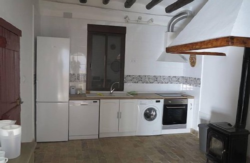 Tosos Cottage | Anson House for 16 people