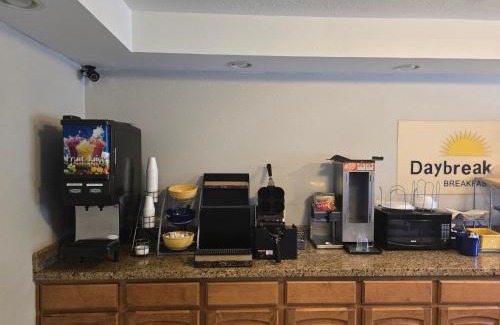 Clearfield Hotel | Antelope Inn & Suites