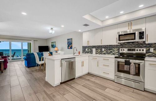 Bradenton Beach Condo | Anthony Beach Cottages - Gulfview Condo - 2 bedroom gulf front with heated pool