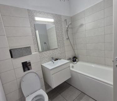 Sector 5 Apartment | Antiaeriana Sunhouse