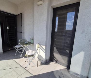 Sector 5 Apartment | Antiaeriana Sunhouse