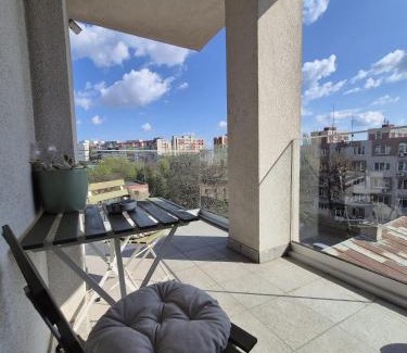 Sector 5 Apartment | Antiaeriana Sunhouse