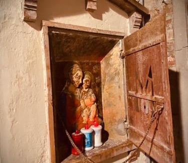 Ferrara Historic Centre House | Antiba House