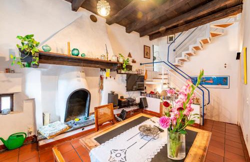 Carona Apartment | Antica Torre - Happy Rentals