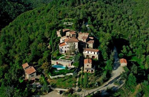 Gaiole in Chianti Apartment | Antico Borgo Montefienali Apartment Il Portico