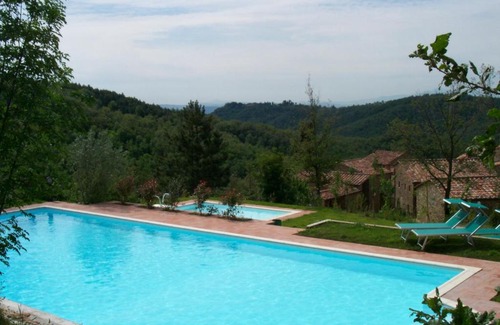 Gaiole in Chianti Apartment | Antico Borgo Montefienali Apartment Il Portico