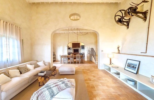 Argiano Resort | ANTICO BRUNELLO - Eleven Bedroom Resort, Sleeps 22