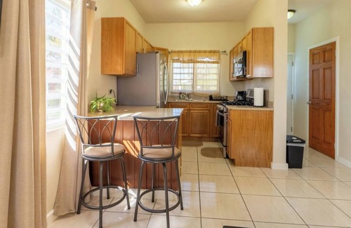 Dickenson Bay Apartment | Antiguan City and Sea Escape