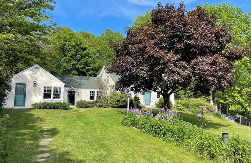 Edgecomb House | Antique Charm and Modern Comfort on Maine Waterfront