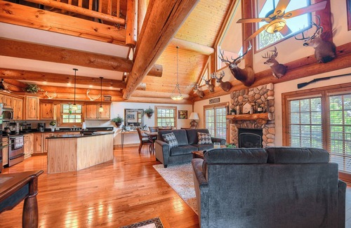 Deadwood Cabin | Antler Lodge | 3 Bed, 3 Bath