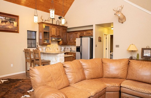 San Saba House | ANTLER OAKS CABIN