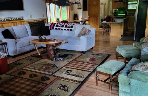 Alpine Lake House | Antler Ridge 2B w/Loft Cabin w/Fireplace, Screened Porch & Lake Access