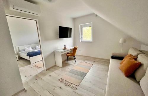 Balatoncsicso Bed & Breakfast | Antmann Bor Terasz Szállás