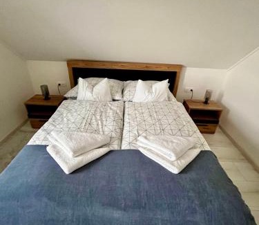 Balatoncsicso Bed & Breakfast | Antmann Bor Terasz Szállás