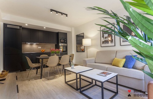 Atocha Apartment | Antonio Lopez VII apartment in Madrid