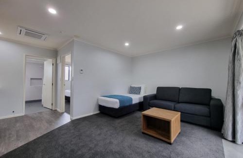 Stratford Hotel | Antonio Mews Motel