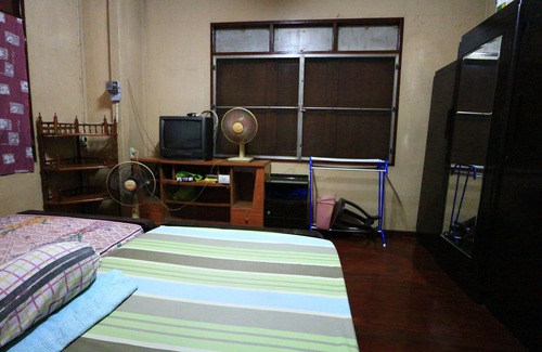 Dao Khanong Hotel | Anurak Guesthouse
