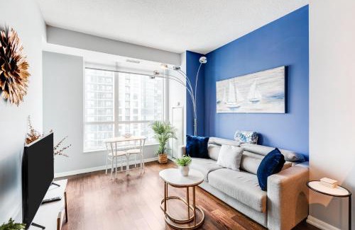 Fort York Apartment | AOC Suites - High-Rise Condo - City View