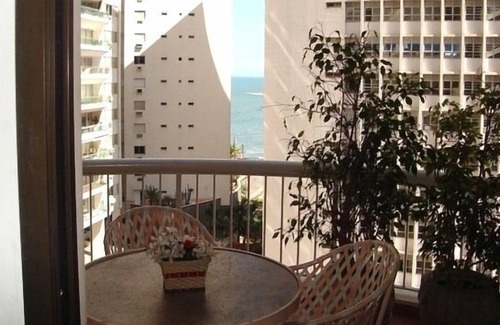 Morro do Maluf Apartment | Apê da Mi - 2min from Pitangueiras Beach - Guarujá
