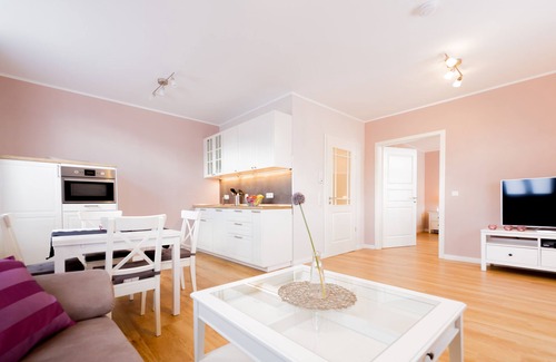 Uerzig Apartment | Ap 6 - Herzlay-Apartment-Deluxe-Ensuite-Vineyard view