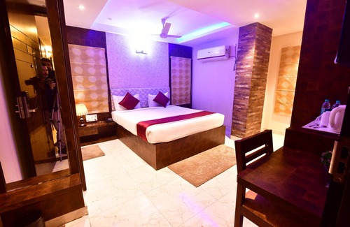 Sualkuchi Hotel | AP Homes